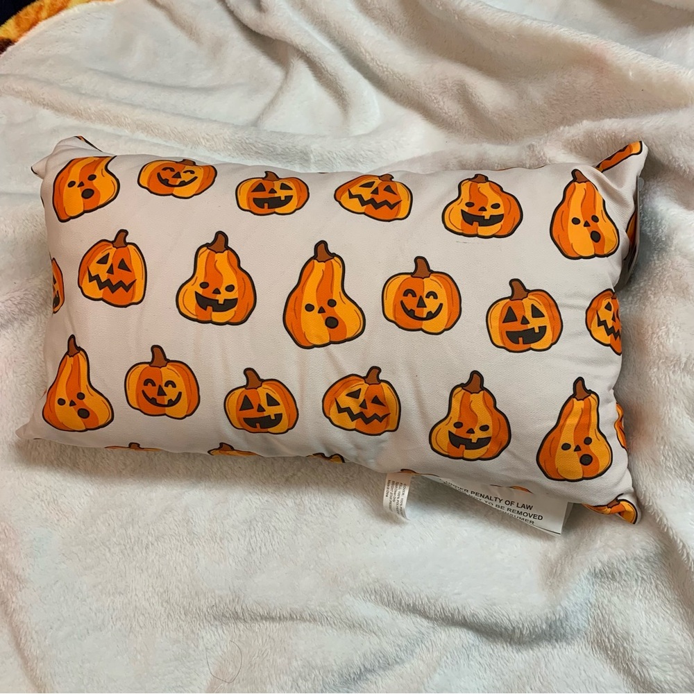 Crescent Halloween Rectangular Jack-oโ-lantern Pumpkin Throw Pillow